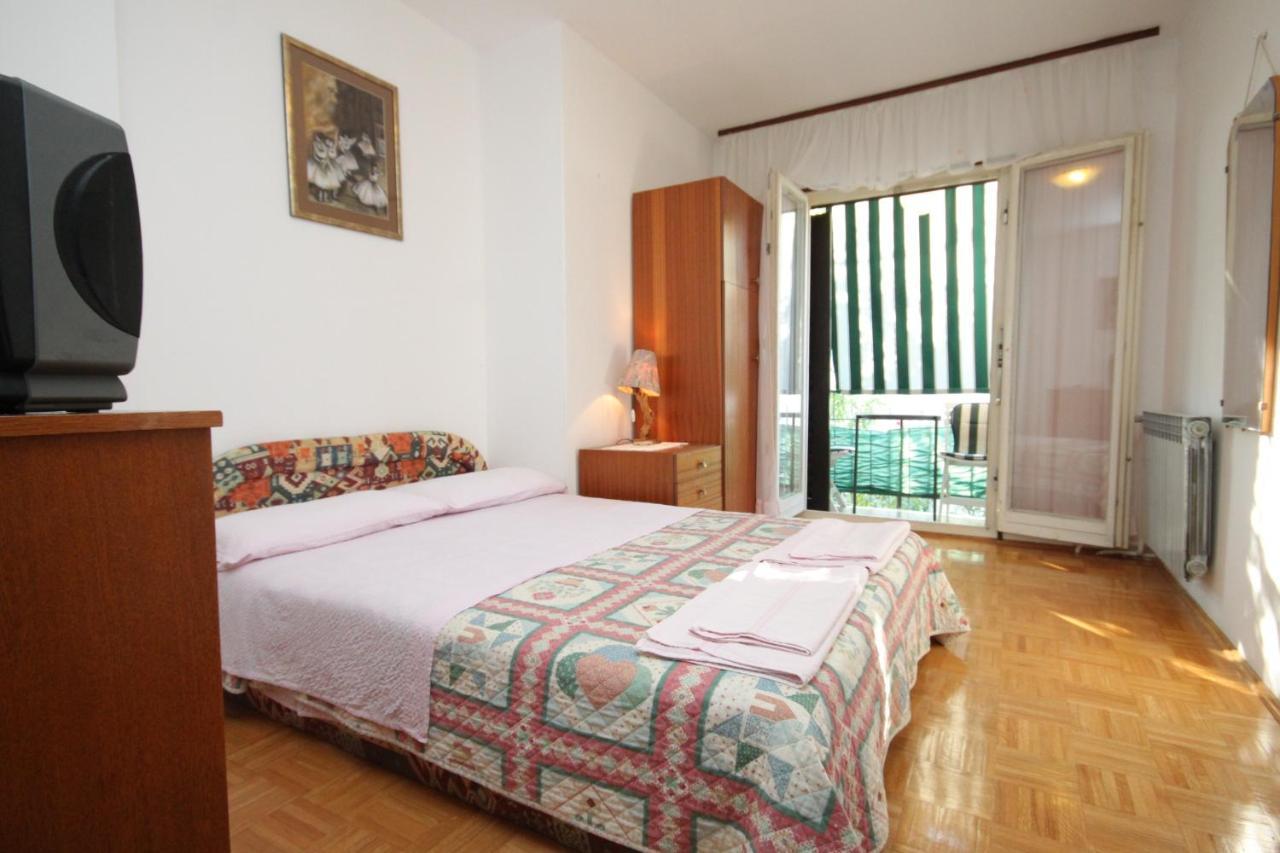 Apartments And Rooms With Parking Space Rovinj - 7170 Exterior photo